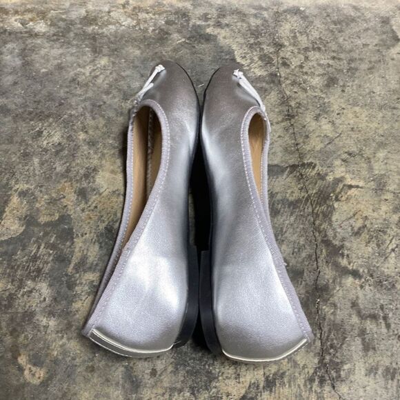 Mari A. Silver Beatriz Ballerina Flats Size 7 - Picture 6 of 9